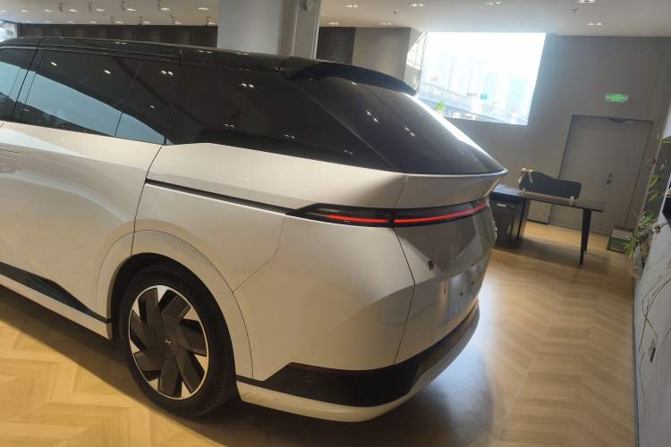 Used XPeng X9 2024 640 All-Wheel Drive High-Performance Max
