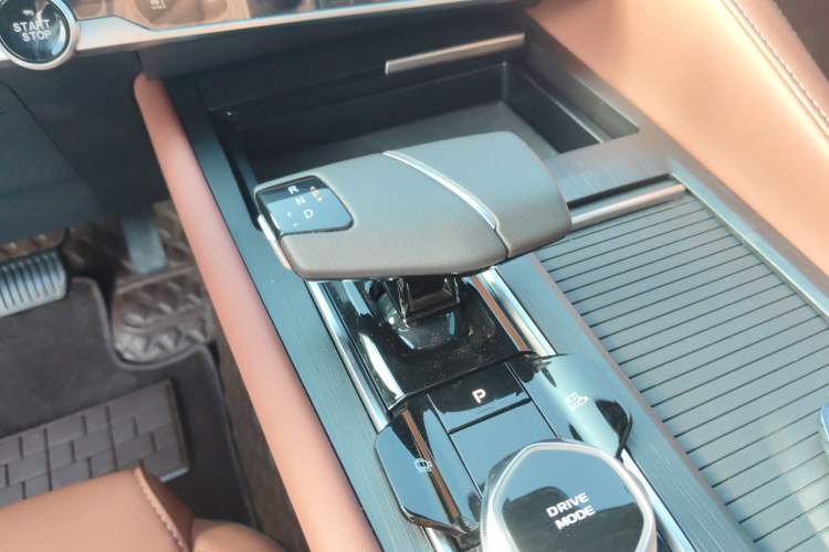 Used Changan CS75 PLUS 2024 3rd Generation Champion Edition 1.5T Intelligent Drive Dynamic Model
