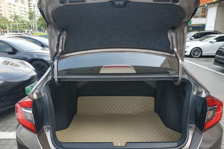 Used Honda Greiz 2016 1.5L CVT Comfort Version
