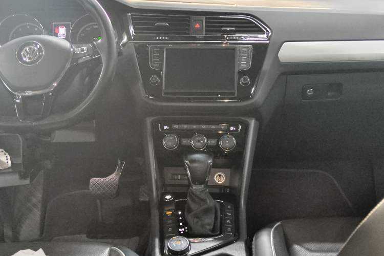 Used Volkswagen Tiguan L 2017 380TSI Automatic All-Wheel Drive Supreme Flagship Edition