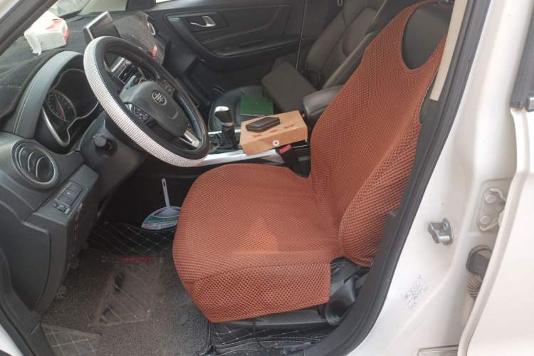 Used Bestune X40 2019 1.6L Manual Luxury Model China VI Standard