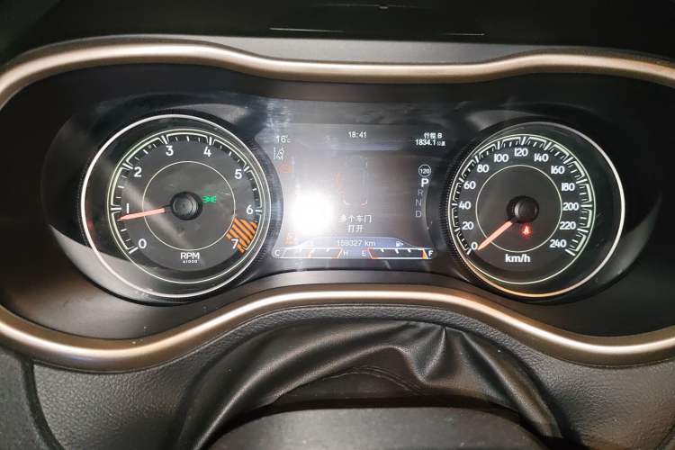 Used  Cherokee 2014 2.4L Luxury Edition
