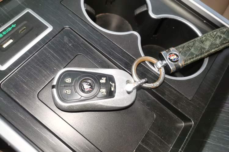 Used Buick GL8 2021 ES Landtrek 653T Luxury Model
