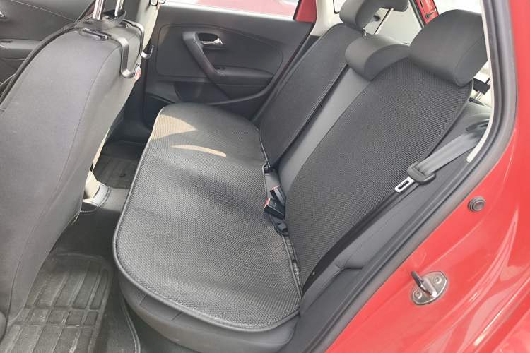 Used Volkswagen Polo 2016 1.6L Automatic Comfort Model
