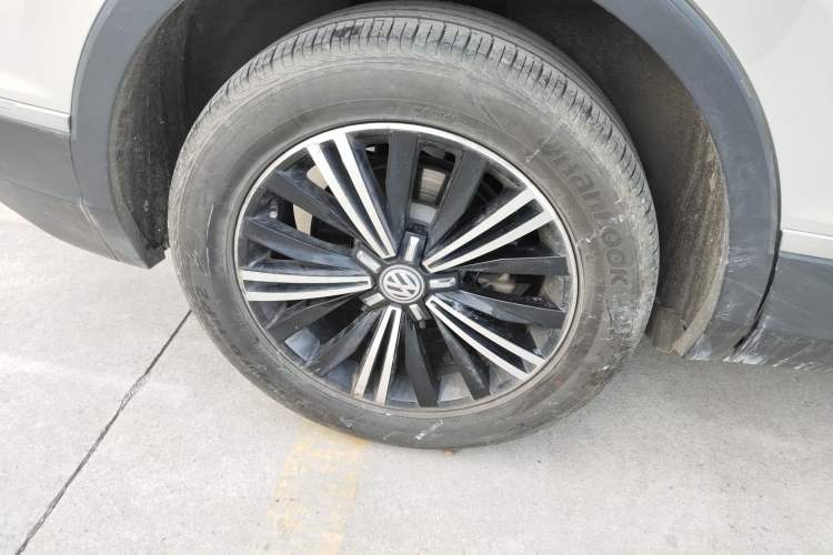 Used Volkswagen Tiguan L 2019 330TSI Automatic Two-Wheel Drive Panoramic Comfort Edition China V Standard
