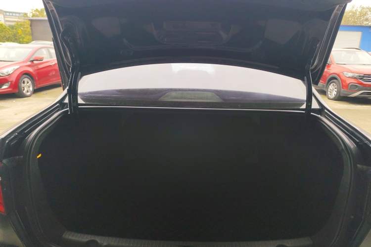 Used Volkswagen Lavida 2013 Restyled Classic 1.6L Automatic Comfort Edition
