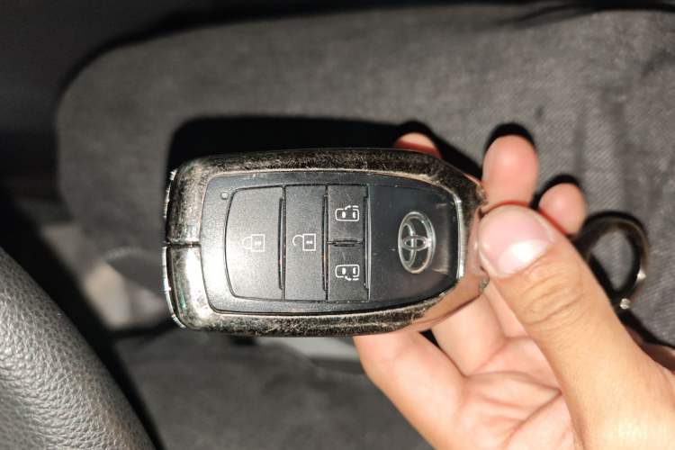 Used Toyota Granvia 2024 2.5L Hybrid Comfort Edition
