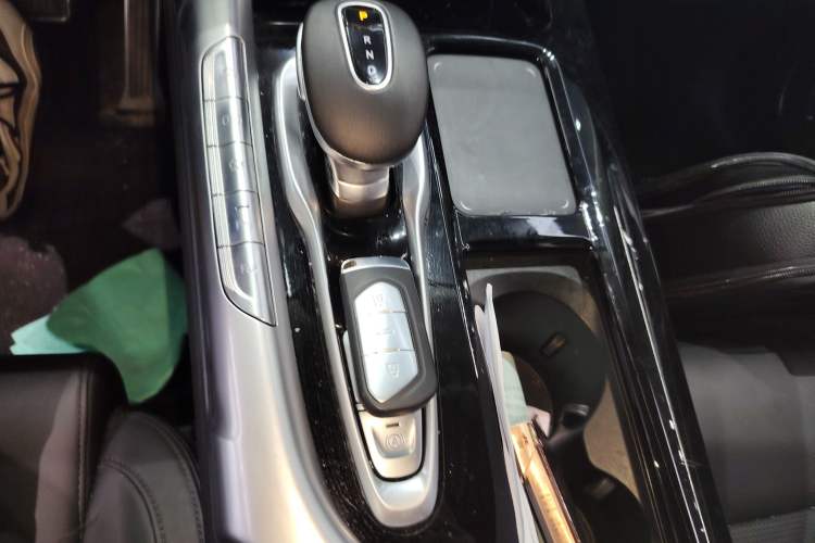 Used VOYAH FREE 2021 Four-Wheel Drive Standard Range-Extended Exclusive Luxury Package
