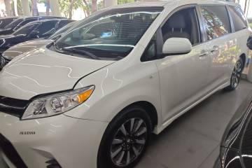 Used Toyota Sienna 2018 3.5L 2WD Limited 7-Seater Canadian Version