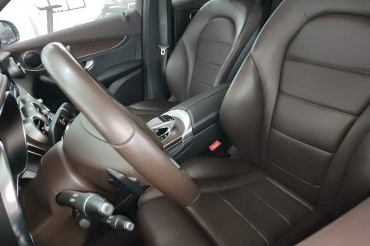 Used Mercedes-Benz GLC 2018 Refreshed GLC 300 4MATIC Dynamic Edition