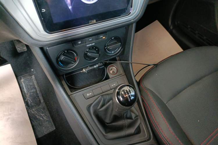 Used Volkswagen Lavida 2017 1.6L Manual Fashion Edition
