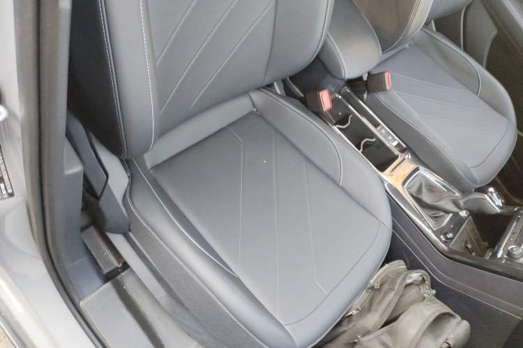 Used Volkswagen Tharu 
