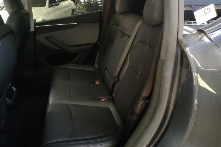 Used Tesla Model Y 2025 Rear-Wheel-Drive Version
