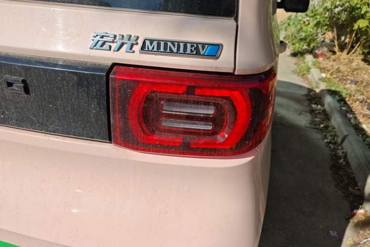 Used Wuling Hongguang MINIEV 2021 Macaron Fashion Edition Lithium-Ion Battery