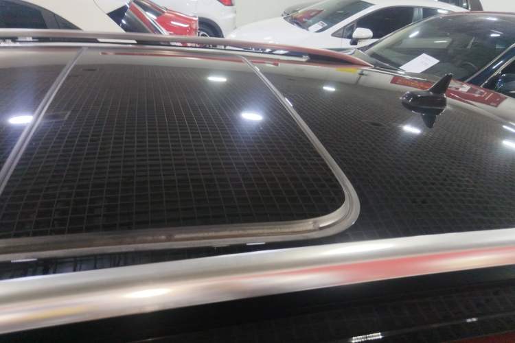 Used Volkswagen T-ROC 2023 300TSI DSG Two-Wheel Drive Starlight Edition
