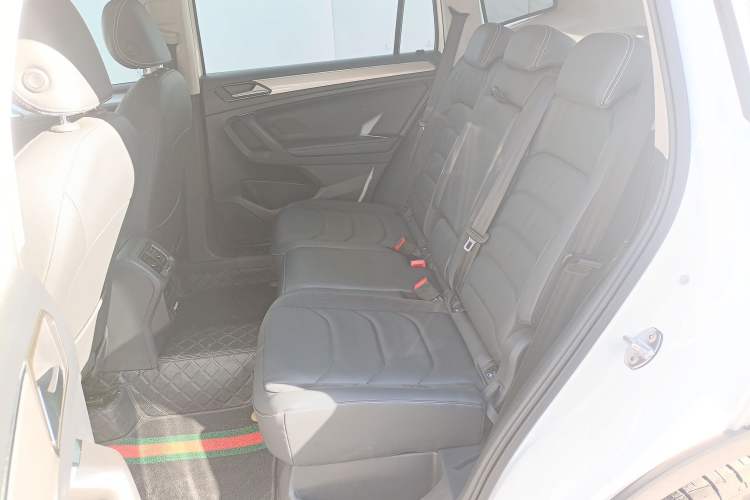 Used Volkswagen Tiguan L 2019 330TSI Automatic Two-Wheel Drive Smart Luxury Version China VI Standard
