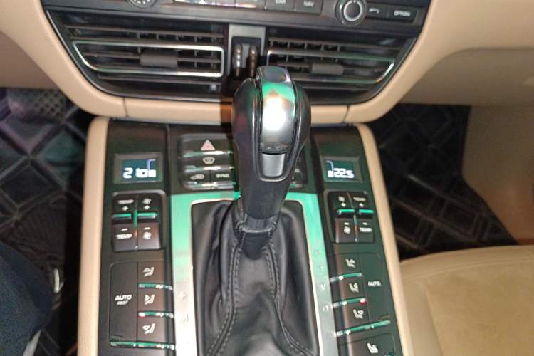 Used Porsche Macan 2018 Macan 2.0T