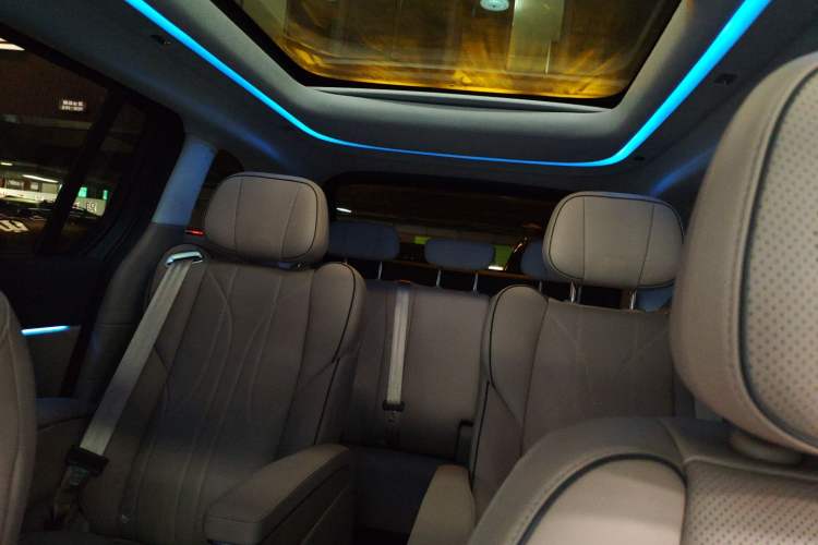 Used XPeng X9 2025 740 Ultra-Long Range Max
