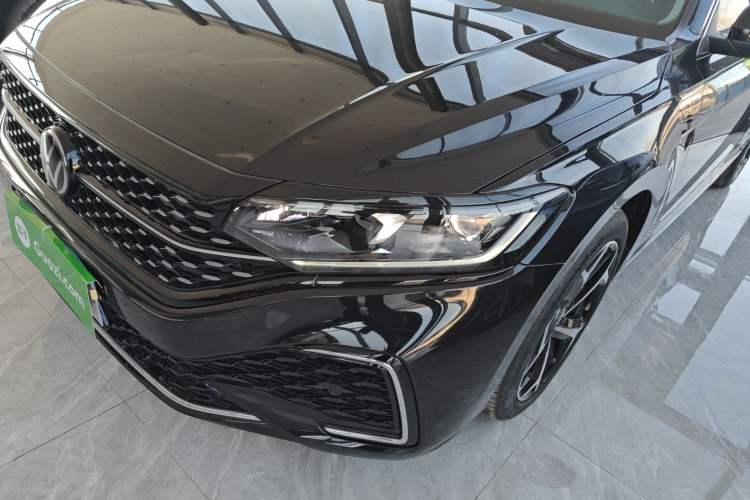 Used Volkswagen Passat 2025 Outstanding Model 380TSI Starry Dragon Edition
