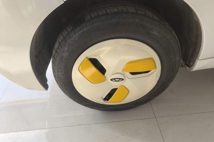 Used Chery QQ Ice Cream 2022 120km Conical Shape Lithium Iron Phosphate