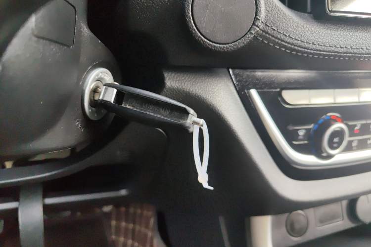 Used Isuzu JLM 2022 2.4T Classic Gasoline Two-Wheel-Drive Comfort Version with Extended Wheelbase – 4K22D4T
