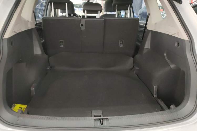 Used Volkswagen Tiguan L 2023 300TSI Automatic Two-Wheel Drive Smart Edition