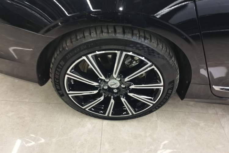 Used Volvo S90 New Energy 2019 T8 E-Drive Hybrid Intelligent Luxury Version China V Standard
