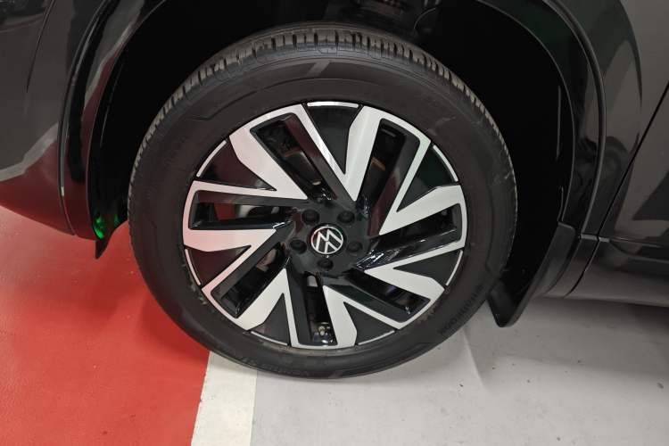 Used Volkswagen Tayron 2024 330TSI Two-Wheel Drive R-Line High-Energy Version
