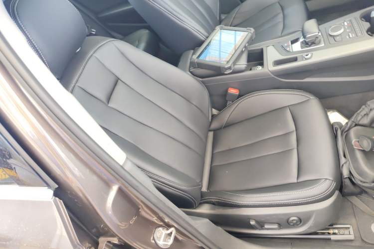 Used Audi A4L 2017 Plus 40 TFSI Ambition Model
