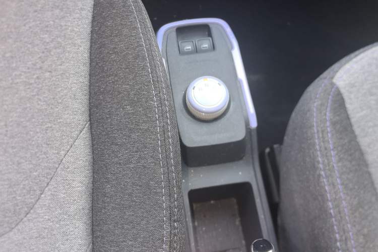 Used Chery QQ Ice Cream 2022 170km Sundae Phosphate Lithium-Ion
