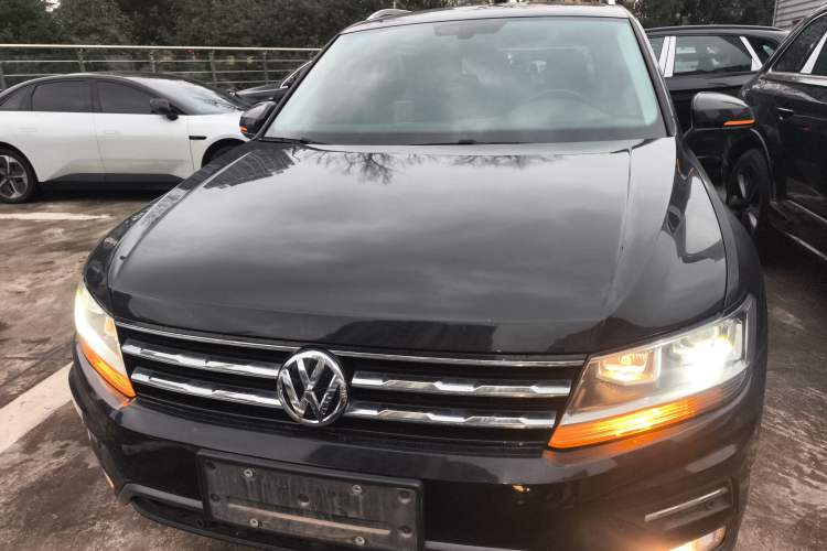 Used Volkswagen Tiguan L 2020 330TSI Automatic Two-Wheel Drive Smart Luxury Edition China VI Standard
