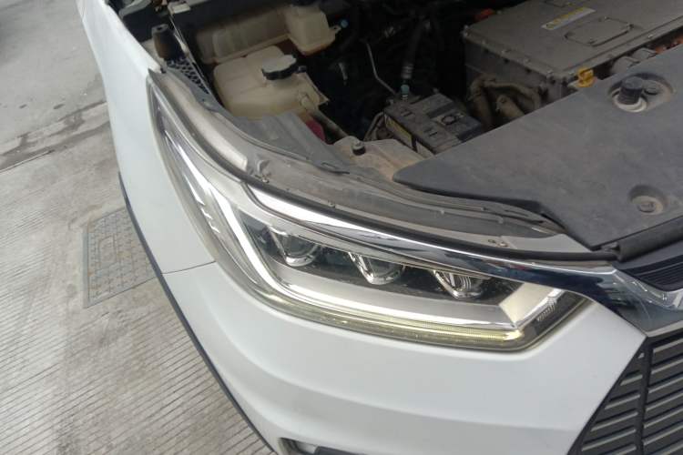 Used BYD Yuan New Energy 2019 EV535 Smart Connect Trendsetting Model
