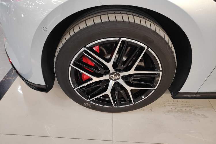 Used BYD Han L 2025 EV Four-Wheel Drive LiDAR Flagship Model
