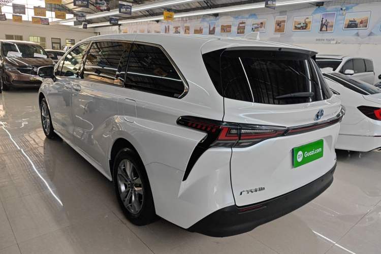 Used Toyota Sienna 2023 2.5L Hybrid Comfort Edition