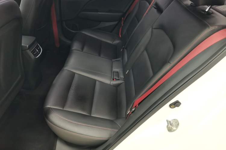 Used Hyundai Elantra 2019 1.4T Dual-Clutch Xuan Dong · Dynamic Model