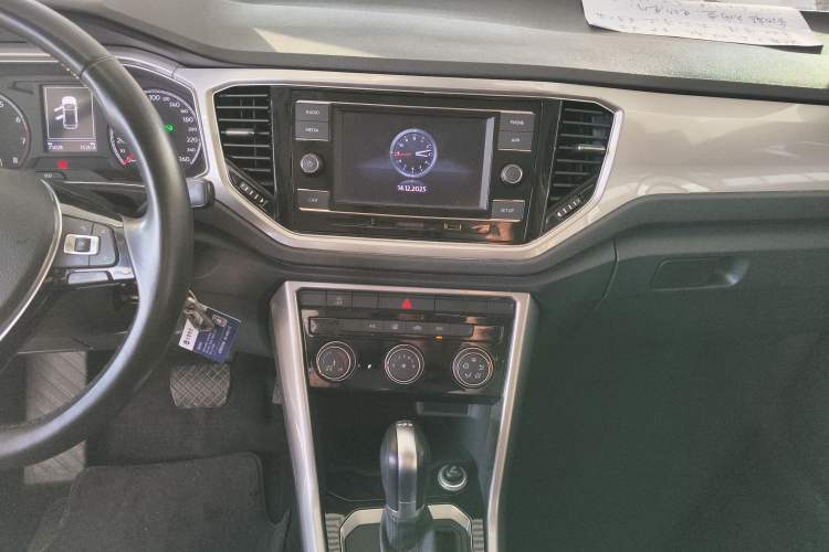 Used Volkswagen T-ROC 2019 230TSI DSG Two-Wheel-Drive Advanced Version China VI Standard
