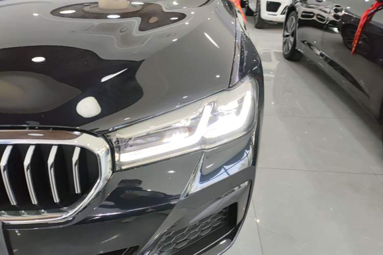 Used BMW 5 Series 2022 Second Facelift 525Li M Sport Package