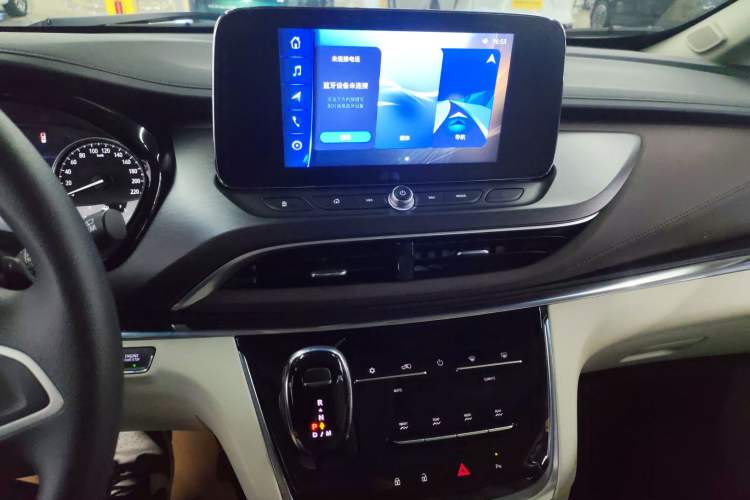 Used Buick GL8 2023 Land Executive Class Comfort Model
