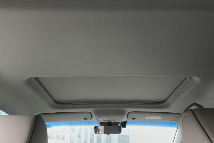 Used Buick GL8 2023 Land Executive Class Deluxe Model