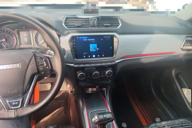 Used Haval H2 2018 Chuanxiang Edition Blue Badge 1.5T Dual-Clutch Two-Wheel Drive Fashionable Model
