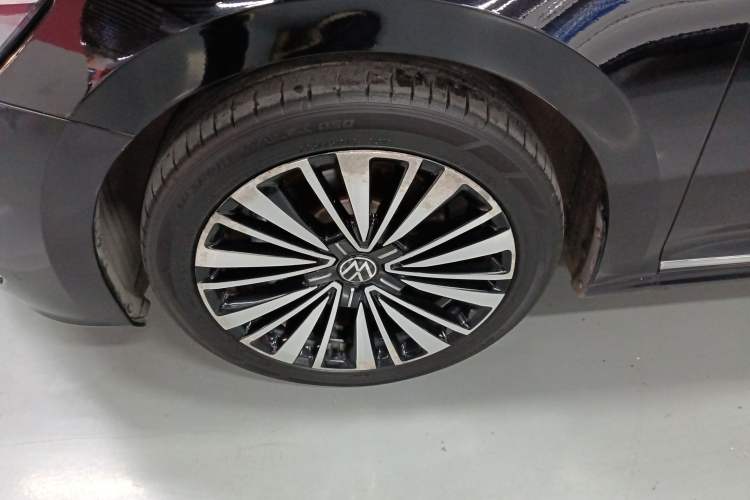 Used Volkswagen Passat 2020 Revised Version 330TSI Luxury Edition China VI Standard
