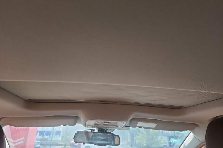 Used Roewe i6 2017 20T Automatic Internet ZhiZun Edition