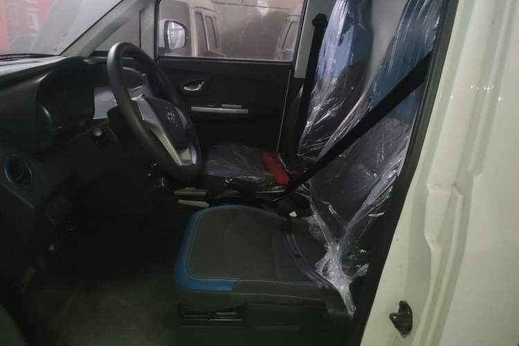 Used Foton Intelligent Blue Elf E7 2024 All-Electric Van Flat Roof 2 Seats CATL 46.36 kWh