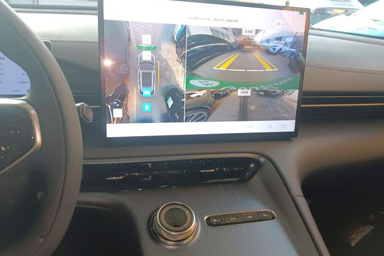 Used  E5 2024 440km Launch Edition
