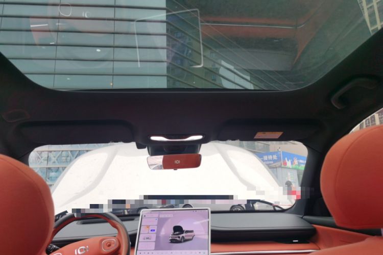 Used  Q07 2025 215 Prestige Edition
