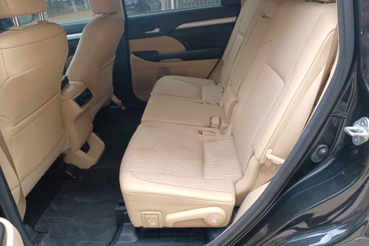 Used Toyota Highlander 2018 2.0T Two-Wheel Drive Elite Edition 7 Seats Emission Standard China V
