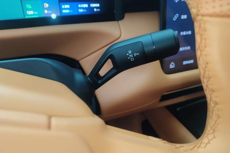 Used Lynk & Co 900 2025 1.5T Ultra
