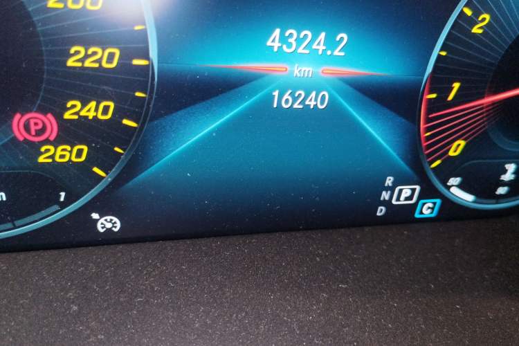 Used Mercedes-Benz GLC 2022 Second Facelift GLC 260 L 4MATIC Luxury Edition
