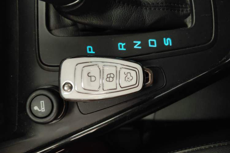 Used Ford Focus 2015 Hatchback 1.6L Automatic Fashion Edition
