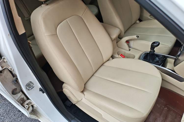 Used Changan Eado 2015 1.6L Manual Luxury Model China V Standard